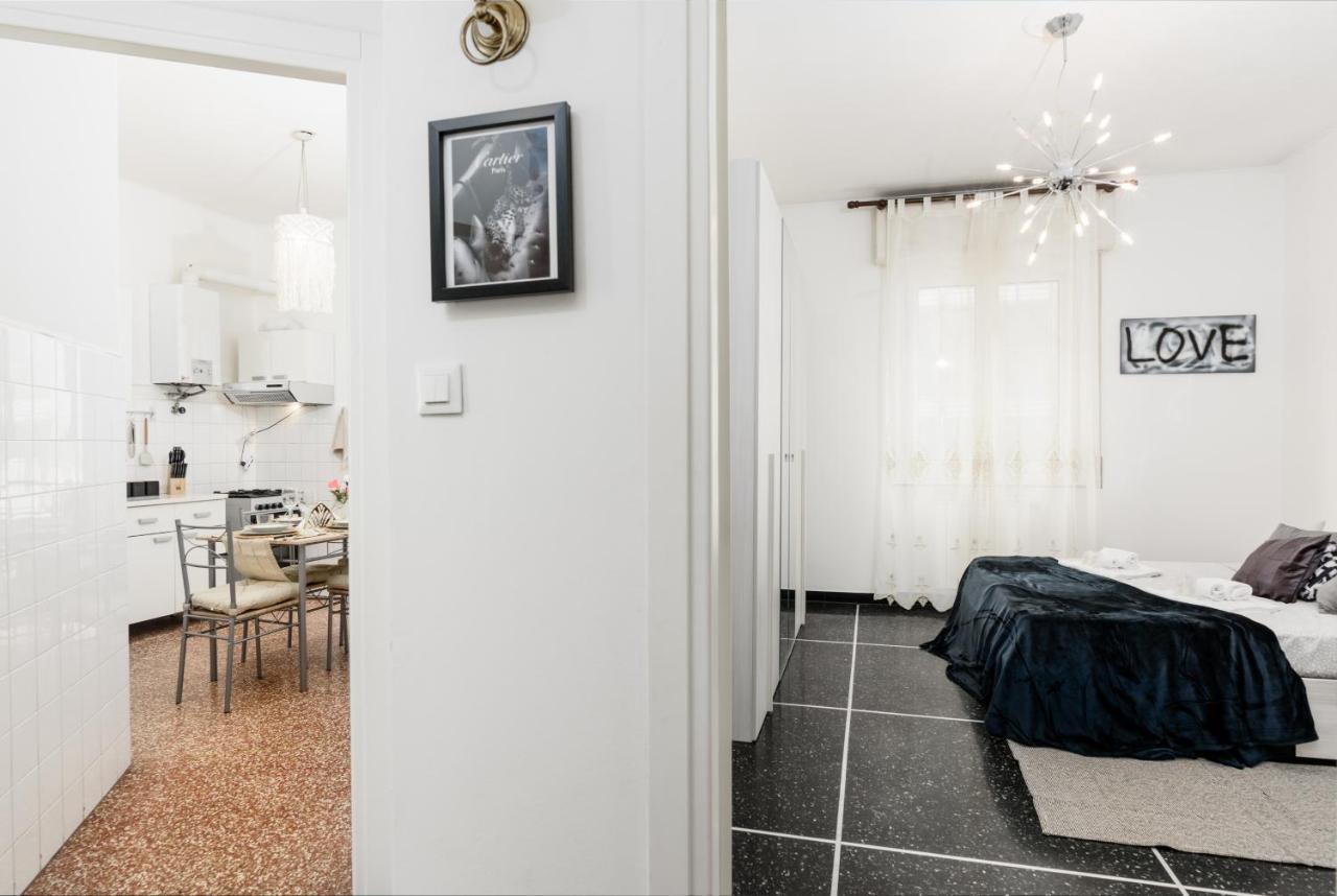 Apartment Center 8'minutes! Free Wi-fi & Netflix 'simona's Retreat' By Tilo Genua